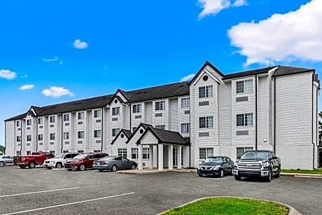 Quality Inn & Suites Nashville - Bellevue