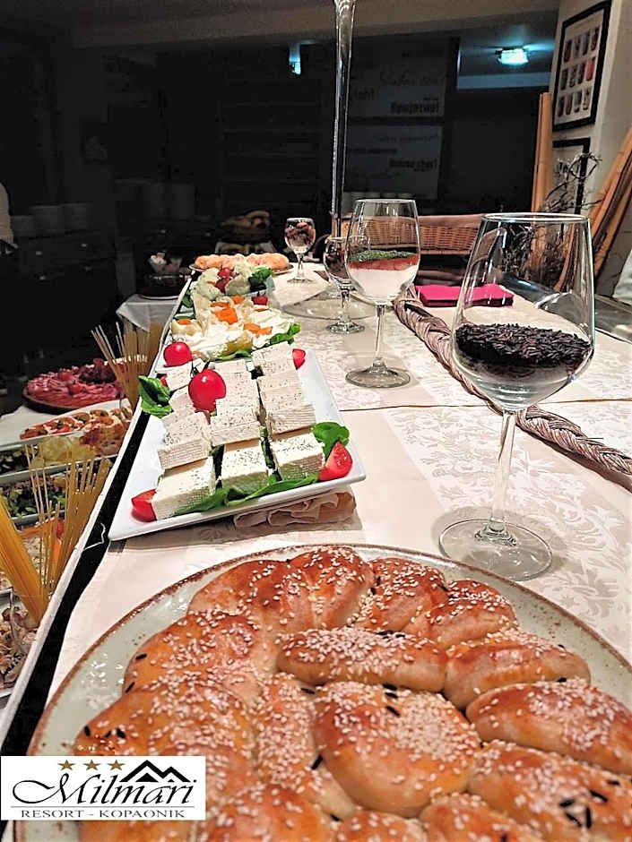 Milmari - Breakfast and pool