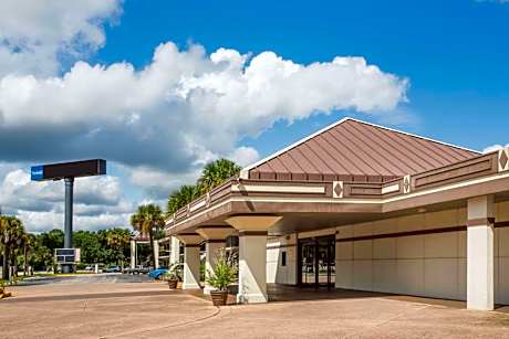 Travelodge by Wyndham Deltona