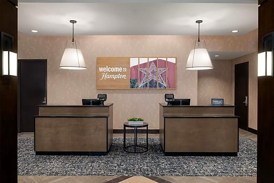 Hampton Inn & Suites Roanoke Downtown