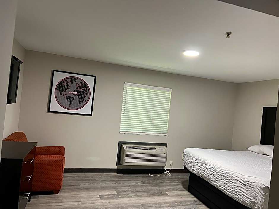 High Falls Inn & Suites