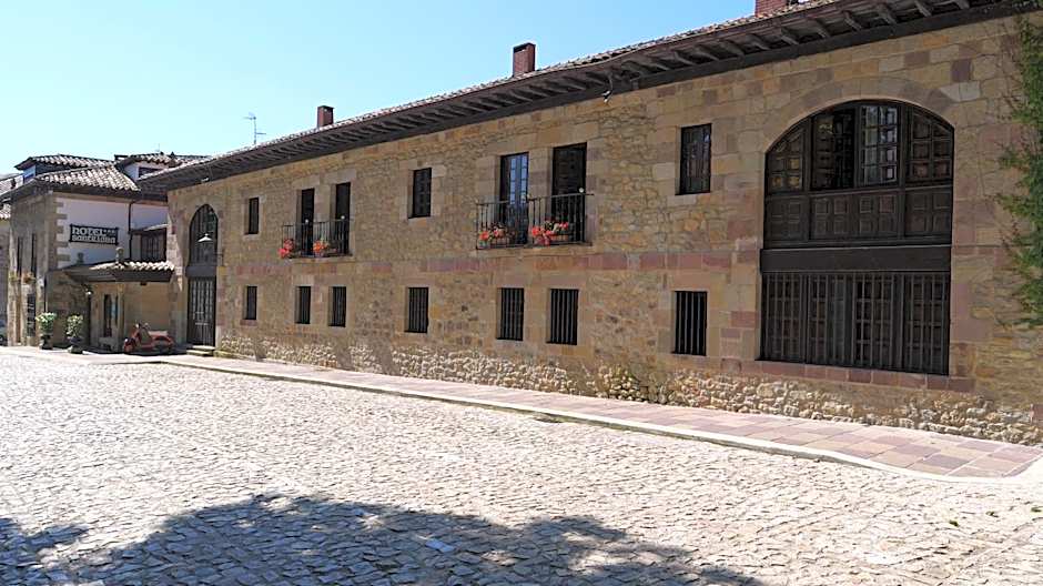 Hotel Santillana