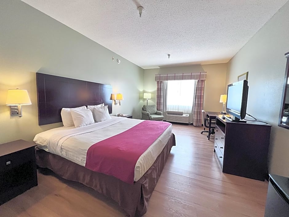 Photo 1 of 6 of 1 King Bed, Accessible
