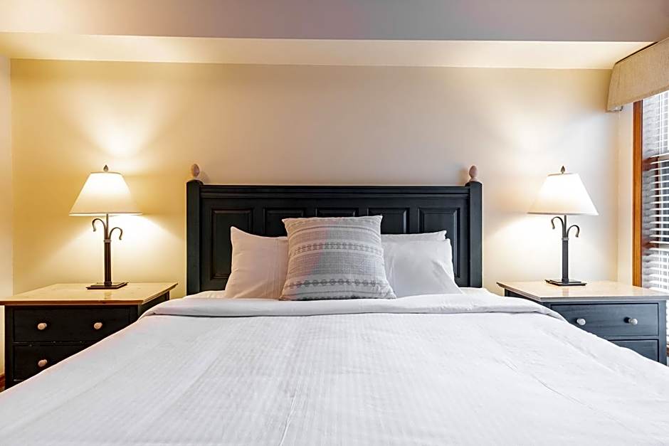 The best ski in ski out two bedroom condo at Aspens