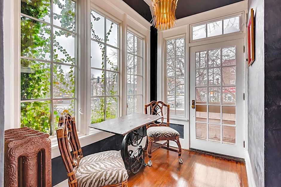 The Holiday Chalet Victorian