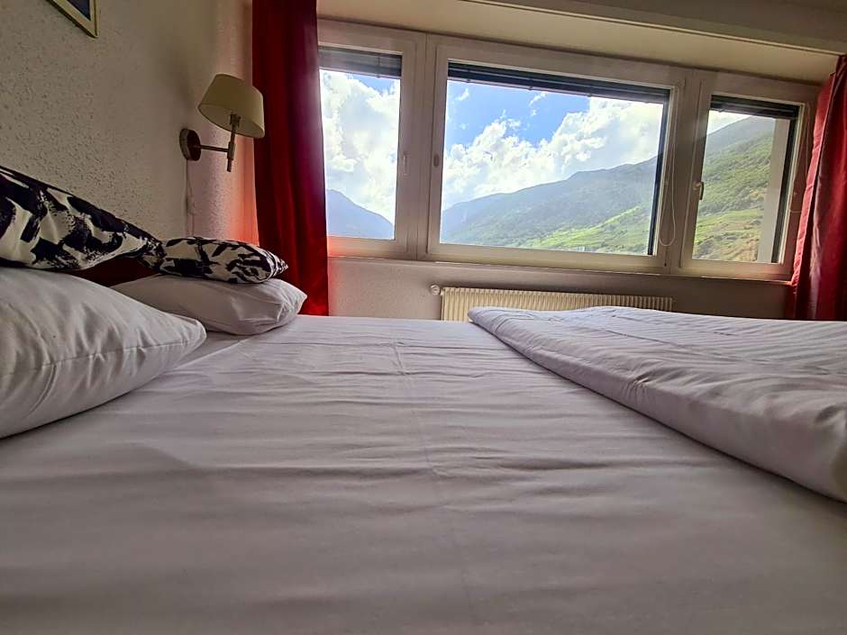 Hôtel de la Poste Martigny - City Center