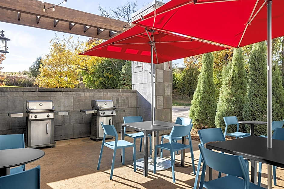 Home2 Suites by Hilton Minneapolis-Eden Prairie, MN