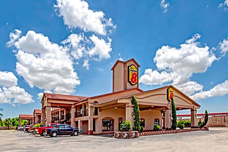 Super 8 by Wyndham Baytown/Mont Belvieu
