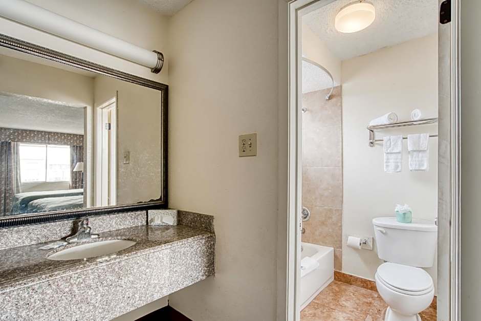 OYO Hotel Alexandria LA- Hwy 165