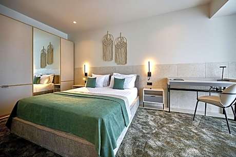 Two-Bedroom Apartment with Balcony and Sea View