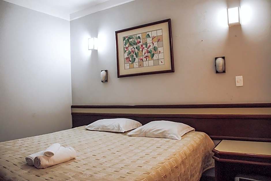 Plaza Inn Week Inn