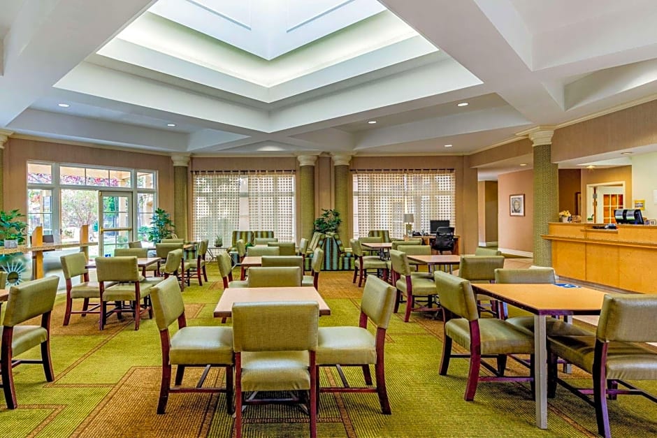 La Quinta Inn & Suites by Wyndham Fremont / Silicon Valley