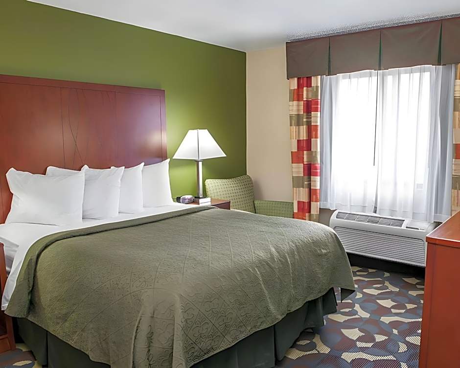 Quality Inn & Suites South Bend Airport