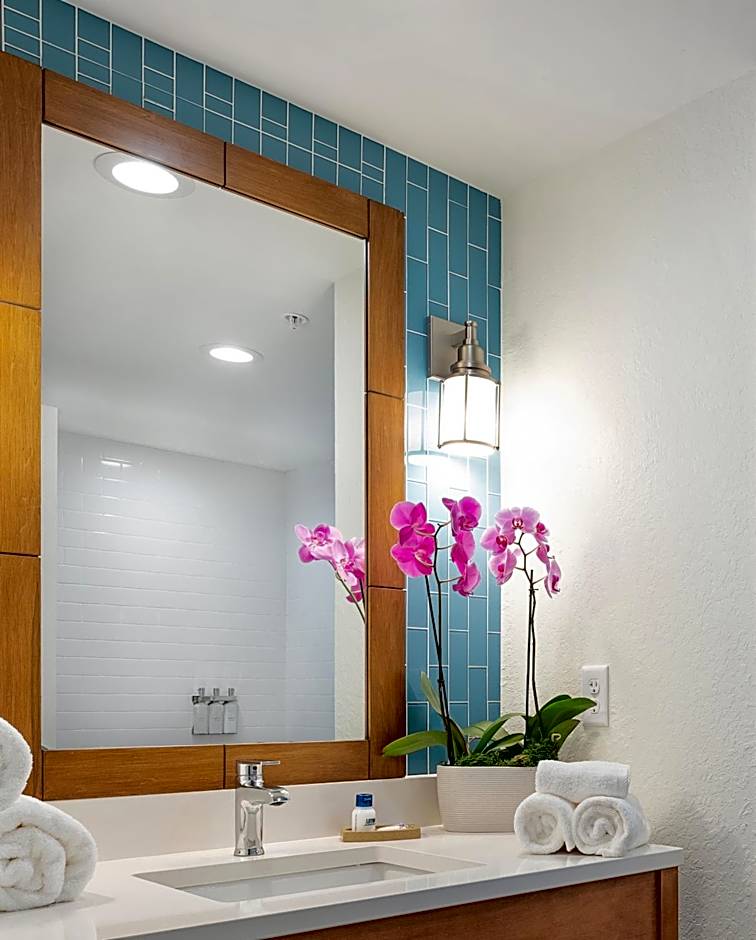 Compass Hotel by Margaritaville Anna Maria Sound