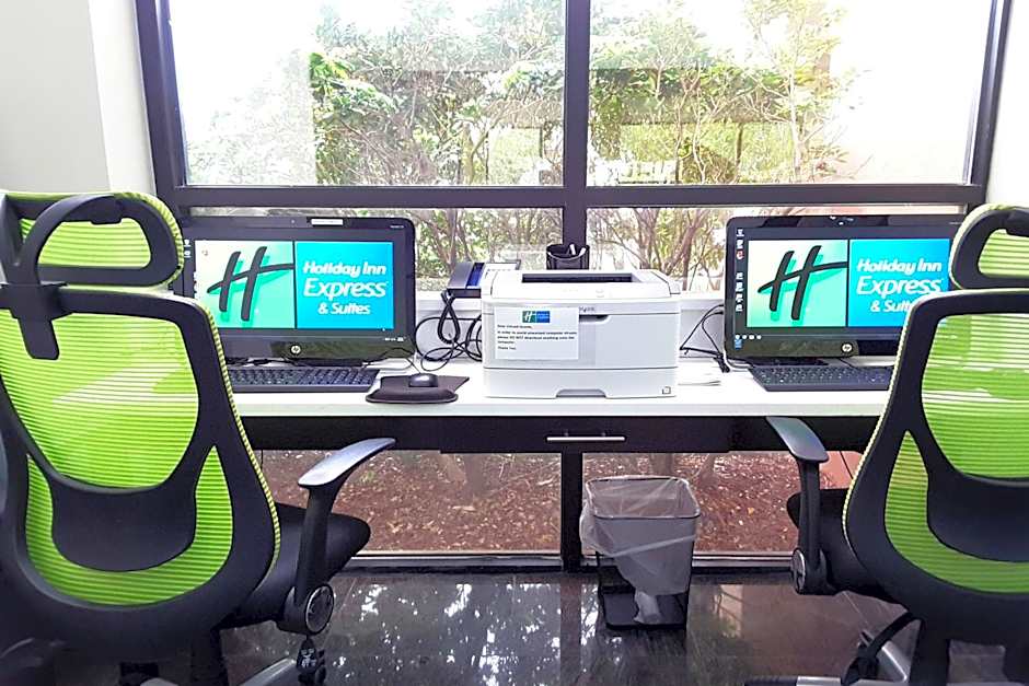 Holiday Inn Express Hotel & Suites Lawrenceville By IHG