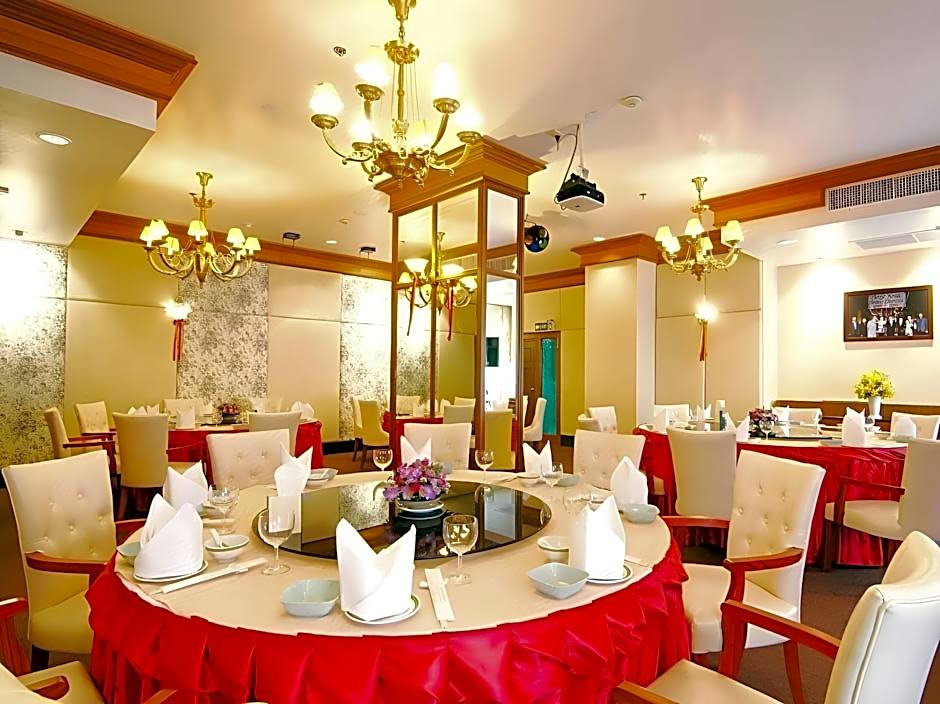 Grand Diamond Suites Hotel (SHA Plus)