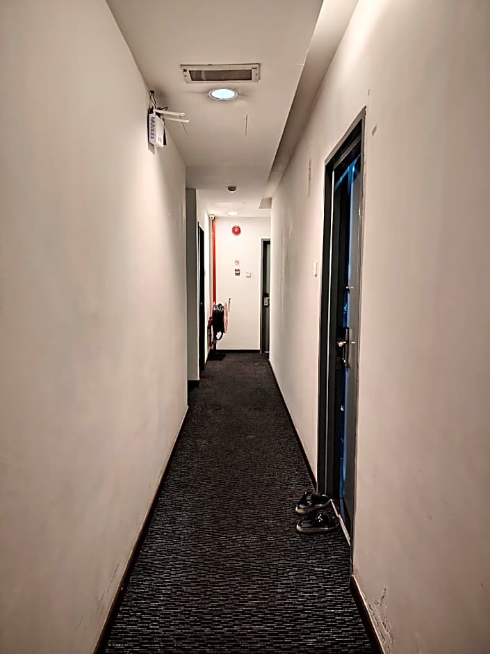 Kozi Hotel - Bukit Indah