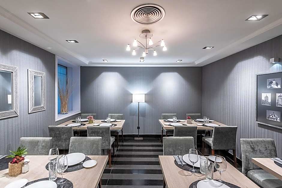 Intur Palacio San Martin