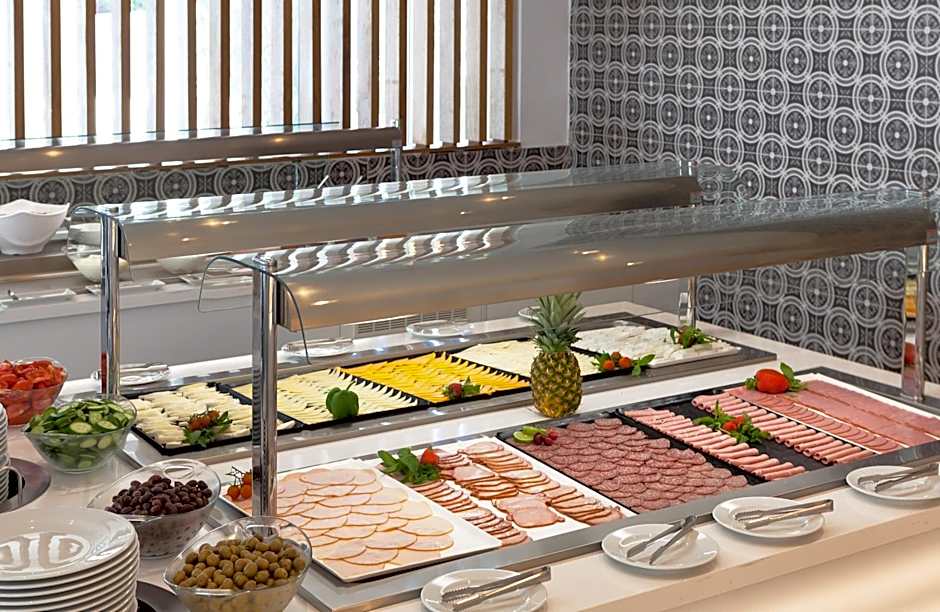 The Blue Ivy Hotel & Suites