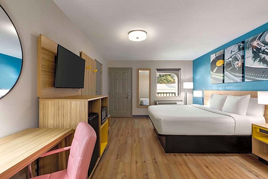 Days Inn by Wyndham Memphis at Graceland