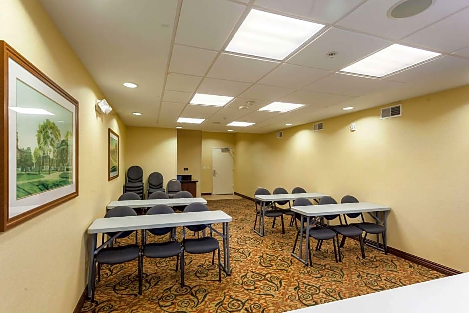 Comfort Suites Lincoln East
