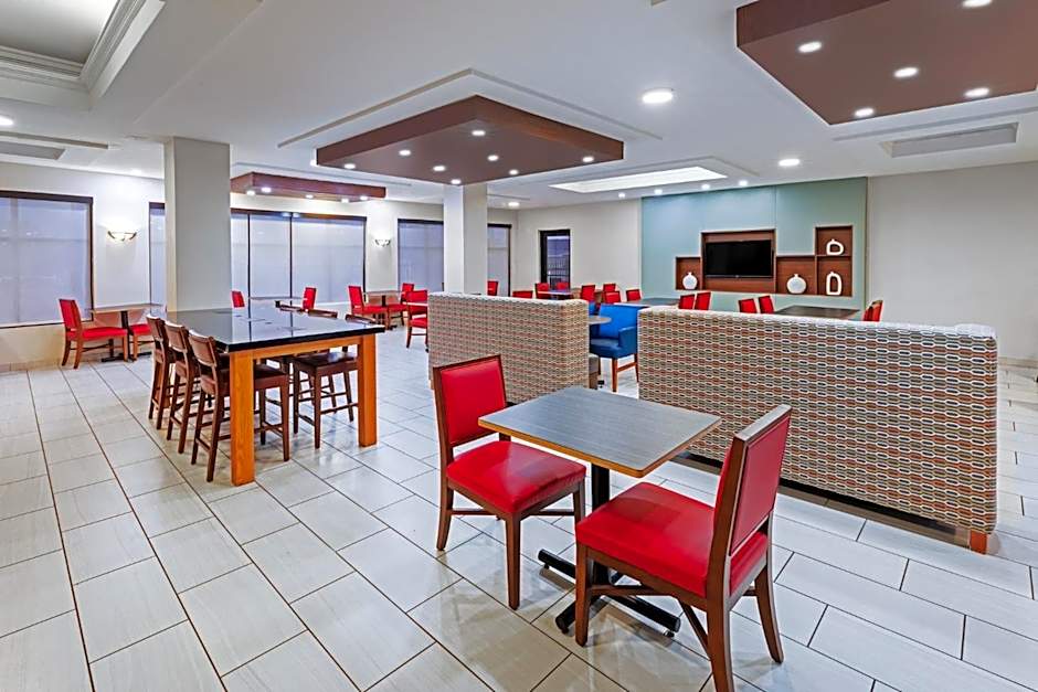 Holiday Inn Express Hotel & Suites Laredo-Event Center Area By IHG