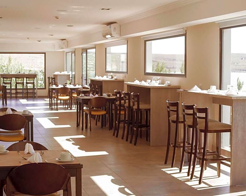 Xelena Hotel & Suites