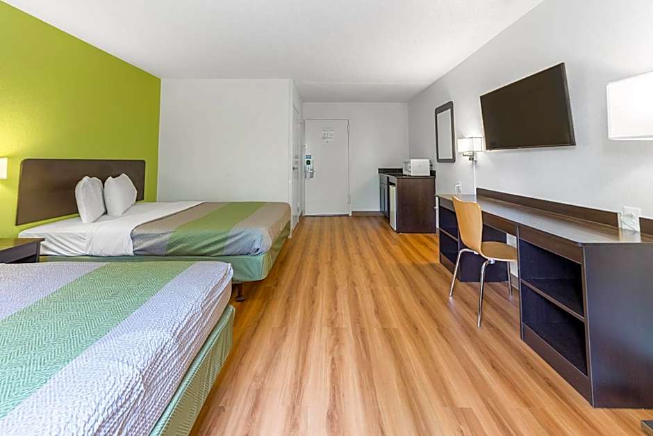 Motel 6-Warminster, PA