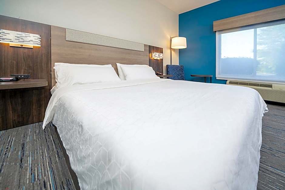 Holiday Inn Express and Suites Atlanta-Johns Creek By IHG