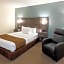 Paynesville Inn & Suites