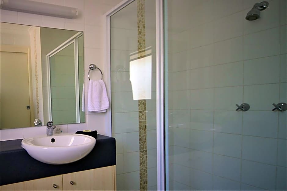 Pacific Palms Motor Inn