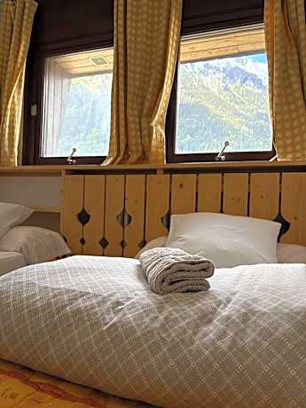 Economy Triple Room with Shared Bathroom