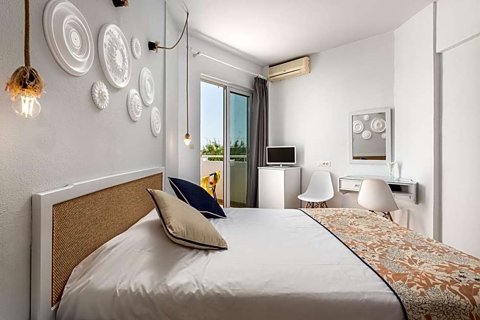 Mrs Chryssana Beach Hotel