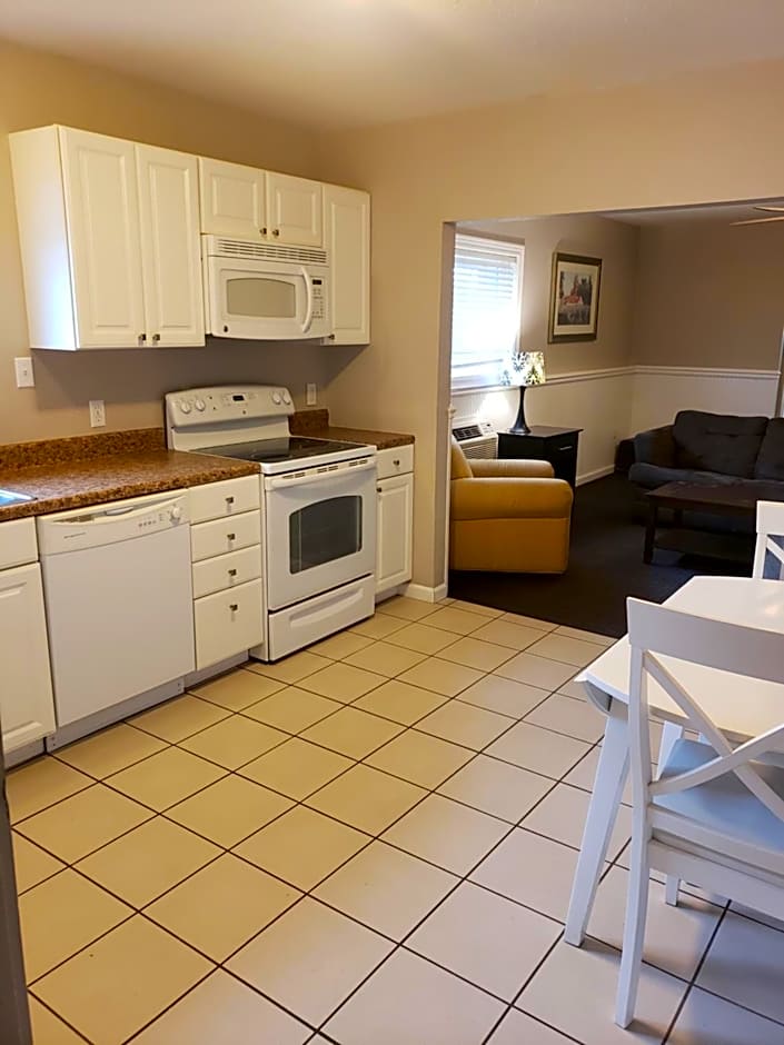 Travelodge by Wyndham Traverse City MI 