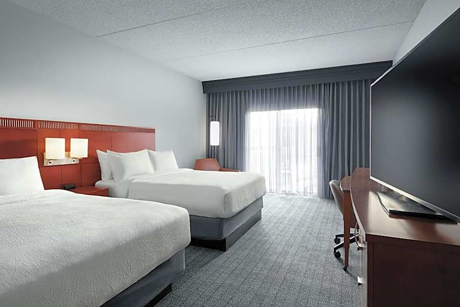 Courtyard by Marriott St. Louis Westport Plaza