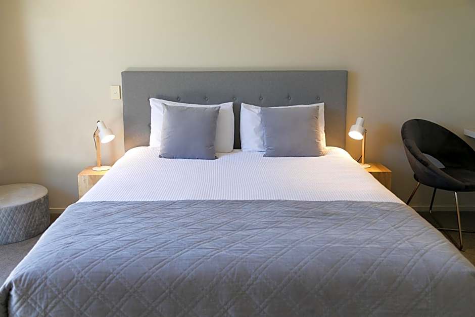 Alpine Lake Motor Lodge