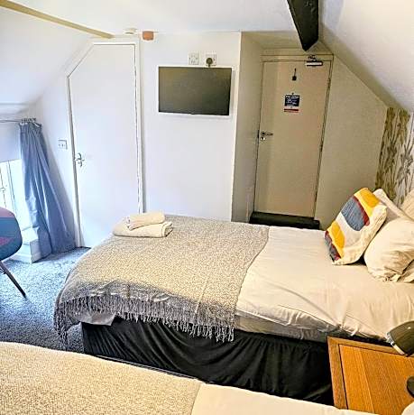 Twin Room with Private Bathroom