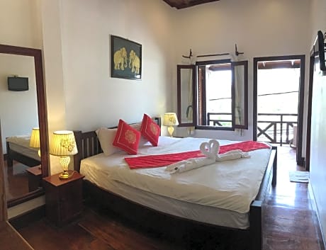 Pangkham Lodge Hotel