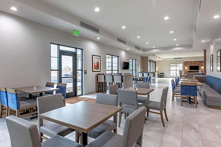 Comfort Suites Scottsdale Talking Stick Entertainment District