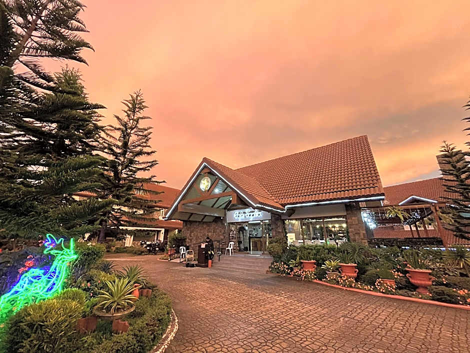Elliannah Pines Hotel
