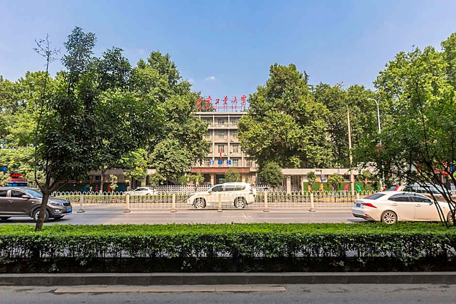 7 Days Inn Xi'an Xijing Hospital Tonghuamen Metro Station