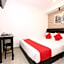 OYO 718 Mr J Hotel Wakaf Che Yeh 1