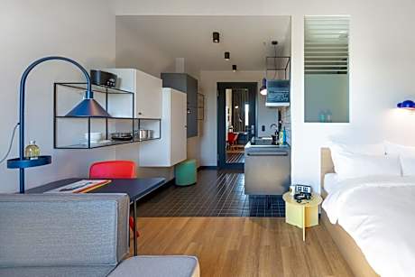 Design Apartment with Air-Conditioning