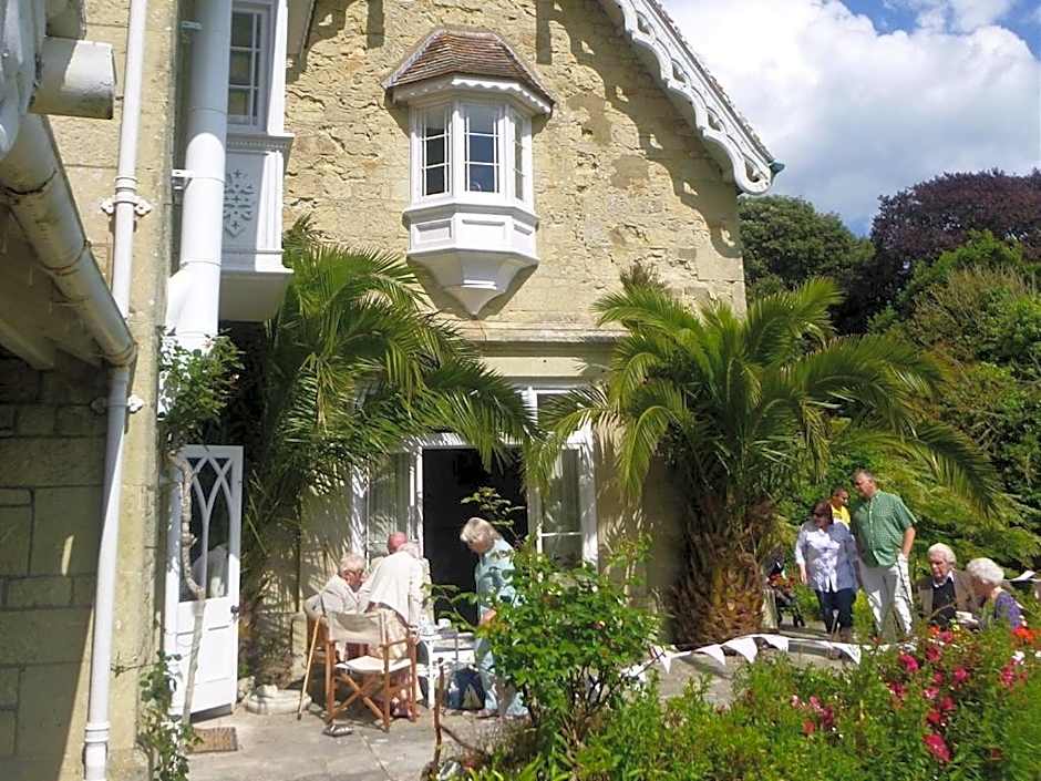 Lisle Combe