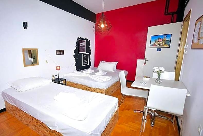 HOSTEL Golden Trip #Athens Airport #Down Town #Private rooms
