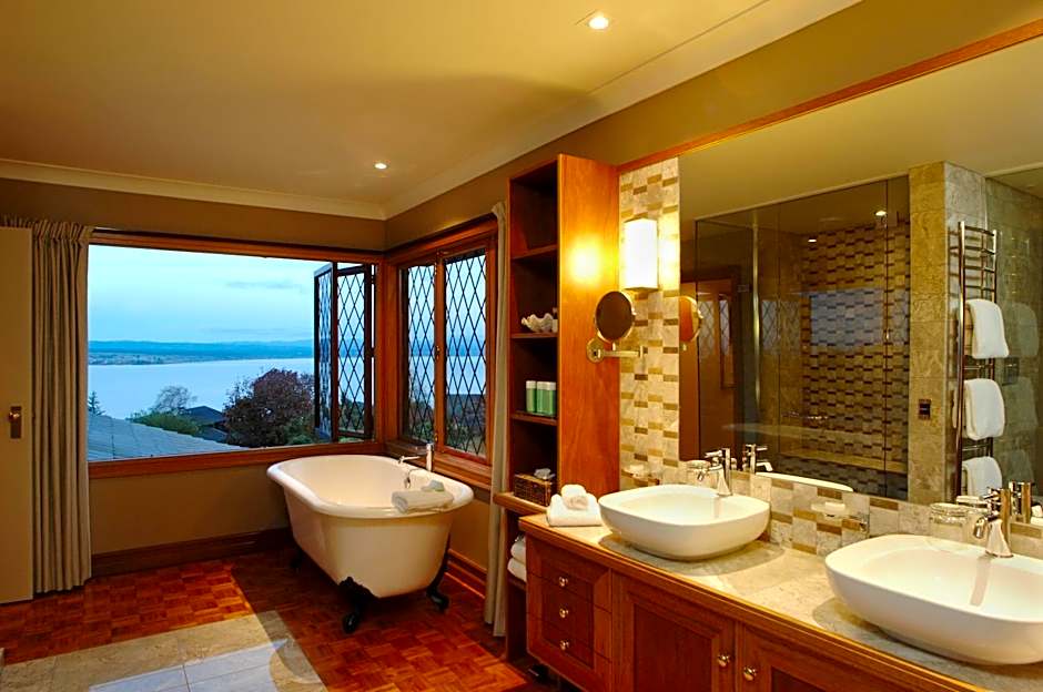 Lake Taupo Lodge