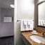 Courtyard by Marriott Dallas Arlington/Entertainment District