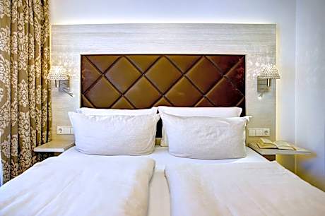 Riverside Double Room Classic