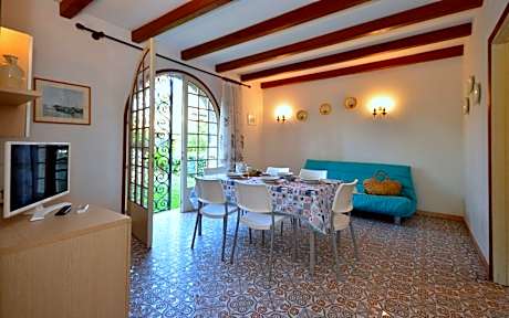 Elegant villa with generous outdoor space