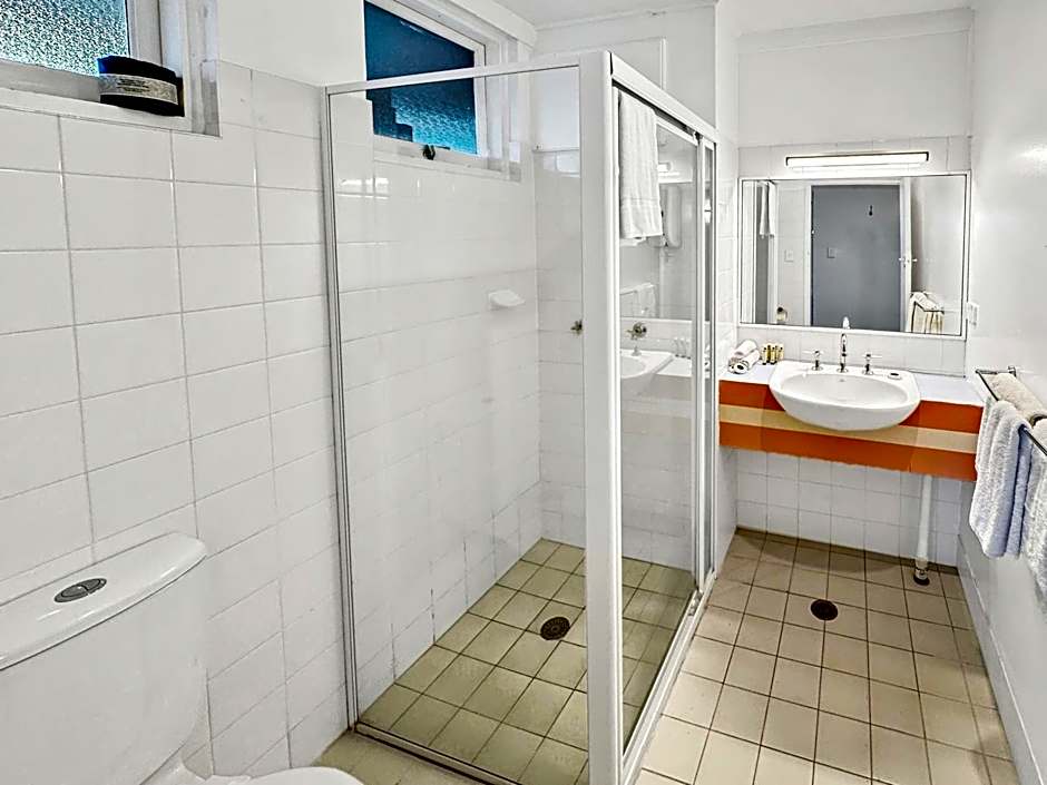 Golden Sands Motor Inn